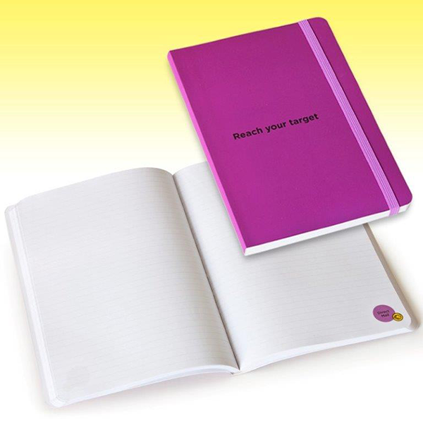 Hard cover notebook, rouded corners and elastic band. Moleskine jotter with linesa righe. Quaderno con copertina rigida personalizzato con logo